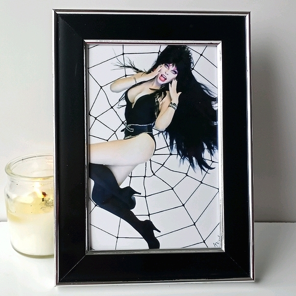 ELVRIA Horror Queen Retro Vintage Gothic Goth Art - Picture 7 of 11